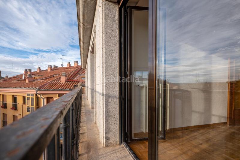 Foto f9d6b44f-7371-41cd-a88e-362d6d1c0484. Pis amb calefacció aparcament a Murallas Ávila