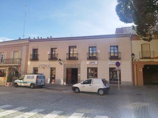 Parking coche  Ejército. Amplia plaza de garaje junto al grande