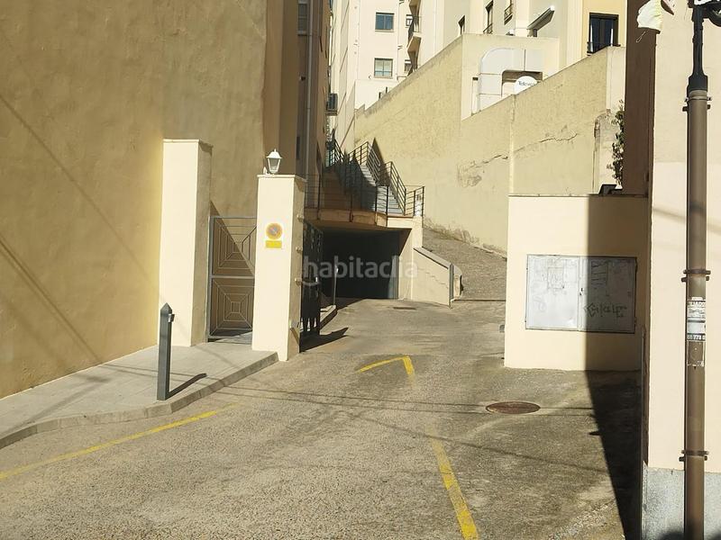 Foto f19a830d-4dc8-478f-85ec-c4090206ca78. Aparcament cotxe a Centro Ávila
