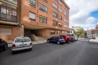 Erdgeschoss  Batalla de teruel. Amplia vivienda con patio cerca del paseo de la estación