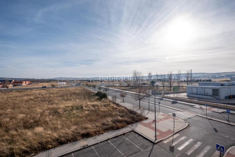 Foto c2c50c9a-9c01-43aa-b10a-d19e2f77f35c. Piso para entrar a vivir piso con garaje y trastero en la zona sonsoles en Ávila