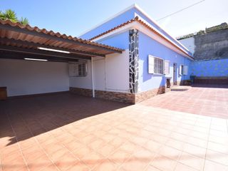 Rent House  Calle belmonte bajo (santa barbara). Casa terrera con barbacoa y patio