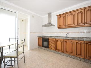 Location Appartement  Calle emeterio gutierrez lopez. Tu nuevo hogar con espacio, luz y una azotea para disfrutar