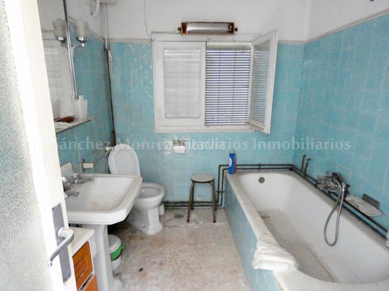 Foto 0812365c-f8d8-4873-9eff-83912df2a35f. Casa en plaza arenal 20d en Alcázar de San Juan