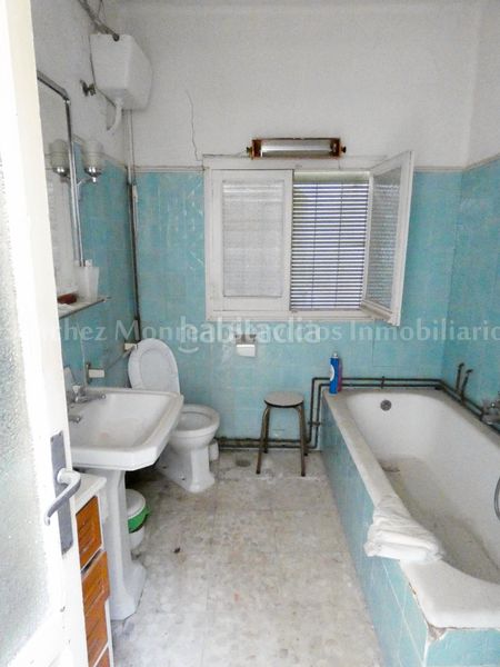 Foto b8834f48-b90e-41aa-a2bc-210f79db822f. Casa en plaza arenal 20d en Alcázar de San Juan