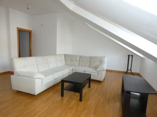 Pis  Calle menor. Piso muy grande de 4 dormitorios todos dobles