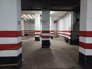 Parking coche en Calle jesús ferrer jimeno 11. Plaza de garaje para coche pequeño en trasera de mesa y lópez