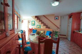 Casa adossada a Camino arenales 16. ¡casa de 3 plantas con apartamento individual en lomo magullo en