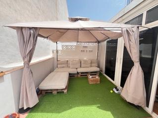 Flat in Calle daoiz 5. ¡piso en guanarteme con 4 dormitorios y terraza a 50 metros de l
