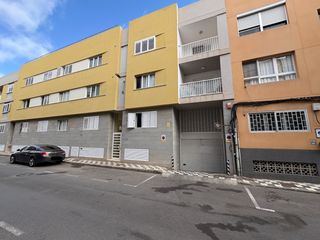 Aparcament cotxe a Calle almirante yusty pita 8. ¡amplia plaza de garaje en la playa de arinaga!