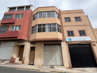 Geb�ude en Calle p�rroco ram�n gonz�lez guedes 2. �edificio el ciudad alta con ascensor ideal para inversores!