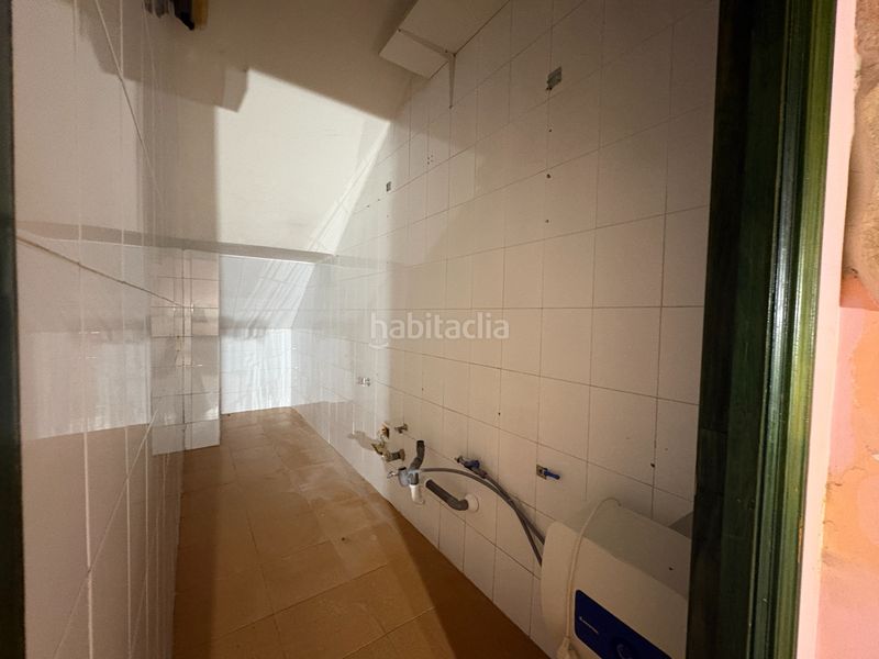 Foto b1efd434-e635-4b71-8a45-7d6c9709faec. Location local commercial dans calle navarra 11 dans Telde