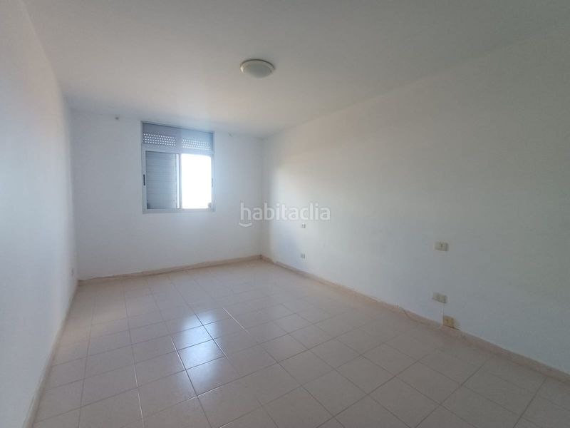 Foto b4a615ff-ab5d-4c92-a26f-5b977aa8262e. Appartamento in calle barcelona 72 in Carrizal Ingenio