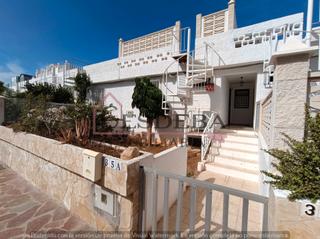 Casa adosada  Calle los claveles. Bungalow en romántica ii