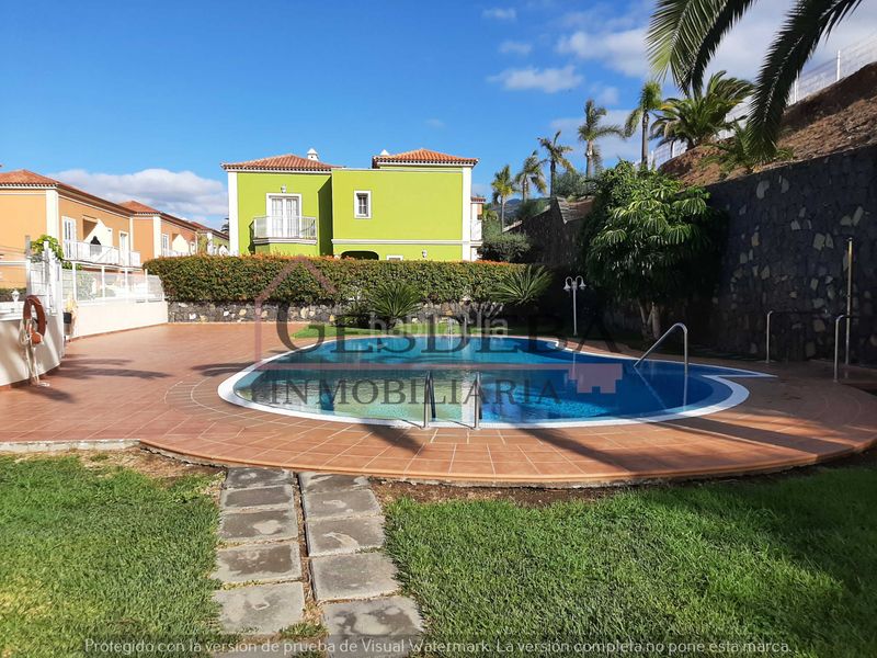 Foto 144b4bb9-346a-45ac-9b46-899e92e84ba7. Casa aparellada amb piscina a La Quinta Santa Úrsula