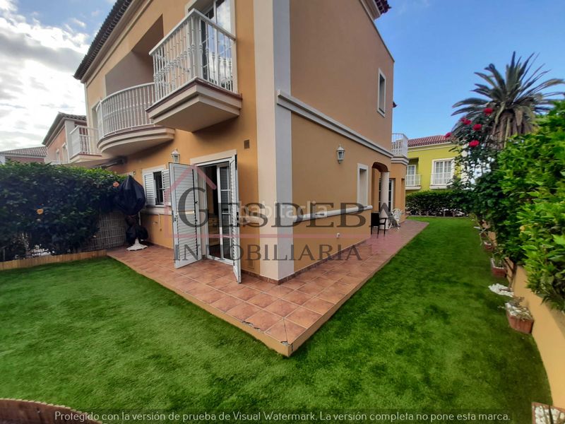Foto 81e22cbf-9684-421b-9b81-73747c15dc6d. Casa aparellada amb piscina a La Quinta Santa Úrsula