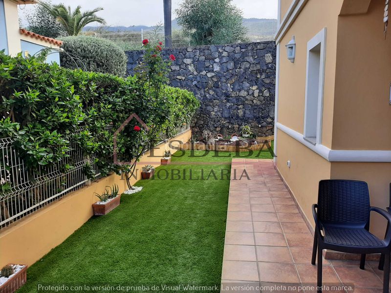 Foto ddccd7df-6660-4253-ba10-2d96570a32cd. Casa aparellada amb piscina a La Quinta Santa Úrsula