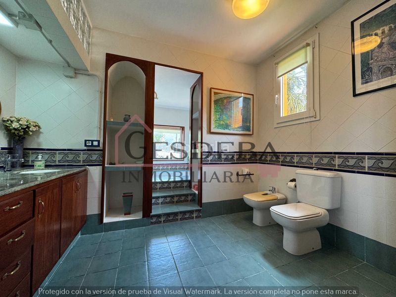 Foto d9da7796-0a54-440e-bbc3-c233f69300a9. Xalet amb aparcament a Frontera