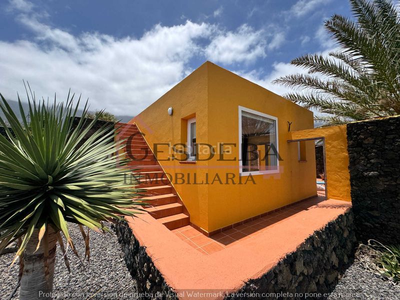 Foto fffef731-bd4d-4cfb-8c7c-0d7f59de190a. Xalet amb aparcament a Frontera
