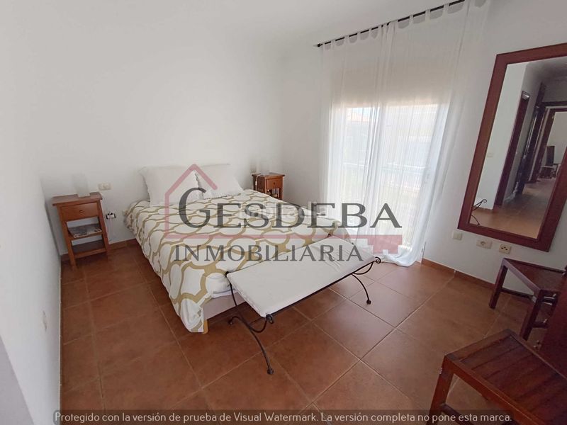 Foto 44971900-3fc4-4c06-a00e-6a2ea4a3e645. Casa aparellada amb aparcament piscina a La Quinta Santa Úrsula