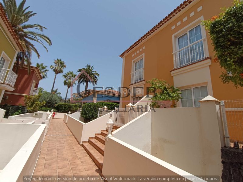 Foto 48655095-9564-435b-bdcd-c303cb2f6082. Casa aparellada amb aparcament piscina a La Quinta Santa Úrsula