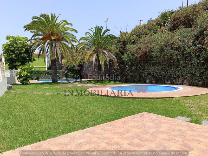 Foto 74487adb-f4ed-499e-86e5-7aecfe0f9d16. Casa aparellada amb aparcament piscina a La Quinta Santa Úrsula