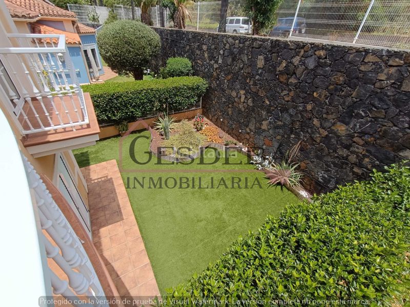 Foto 88a655a5-2ffe-4b05-a12b-dfa642ffca38. Casa aparellada amb aparcament piscina a La Quinta Santa Úrsula