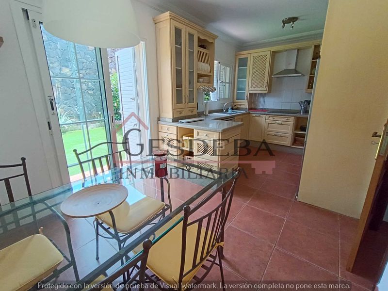 Foto cf36d80c-395b-4042-b9c5-6fdbacfa5aa3. Casa aparellada amb aparcament piscina a La Quinta Santa Úrsula