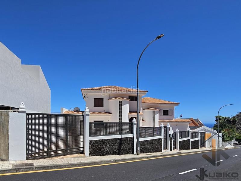Foto 0b466cd2-39c2-437e-9ec5-a17ac45574fe. Casa pareada chalet pareado en ifara sc de tenerife en Santa Cruz de Tenerife