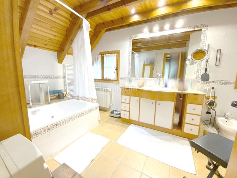 Foto 0a688f82-c58d-4940-9328-7cdb830b2d50. Casa en calle dels escamps 14 casa de 4 habitaciones con jardín en Sahún