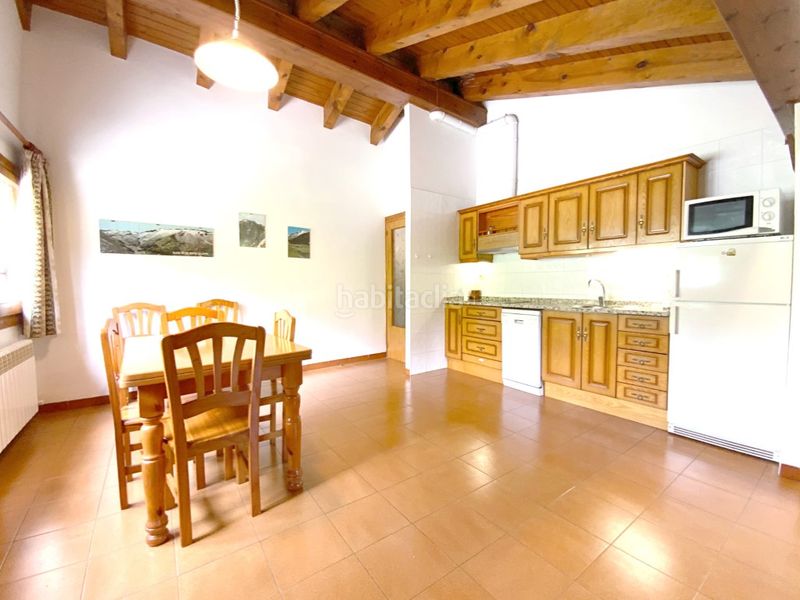Foto 47ed2822-922a-4d09-b75b-fd71e53dcad1. Apartament a Sesué