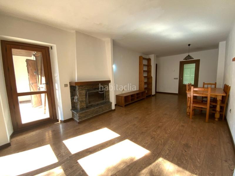 Foto de987530-151d-4c0b-8731-6d8d8972a8e8. Apartament amb aparcament a Sesué