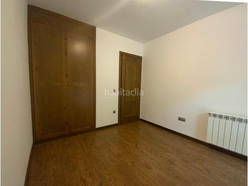 Foto f4773e44-7a42-43b1-aa93-a6f743a2228d. Apartament amb aparcament a Sesué