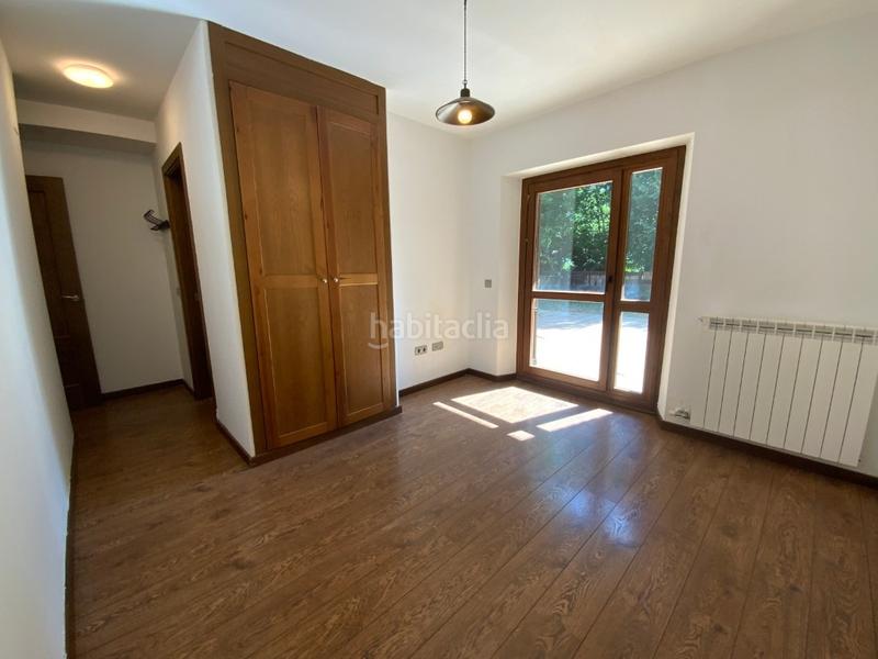 Foto ff0aaeb4-ce45-4103-912a-2dc63773cfd7. Apartament amb aparcament a Sesué