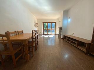 Apartament  N/a. Apartamento en sesu con amplio jardn y terraza