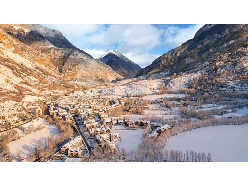 Foto ef952cc0-31d2-4d0b-b2f3-887254f1e218. Apartament amb aparcament a Benasque