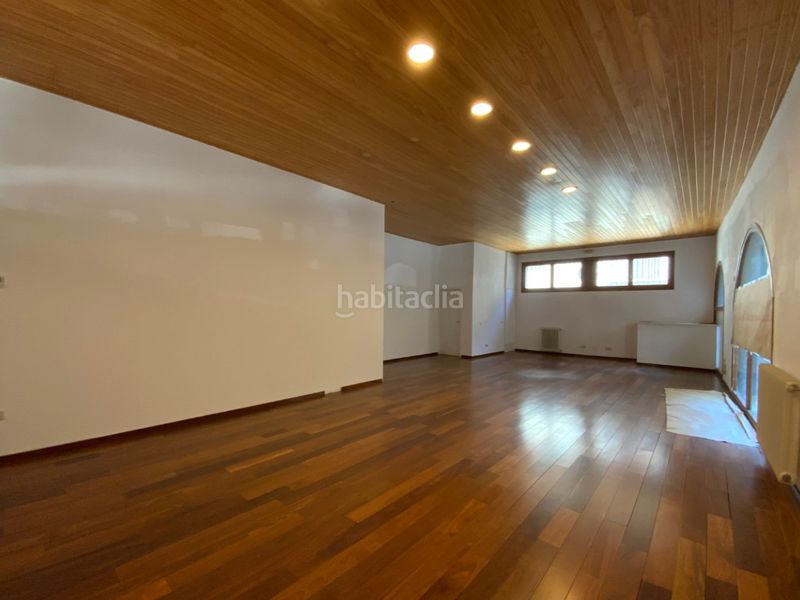 Foto d94ae0ea-afc5-4169-96f8-5ece1f48b490. Local comercial  al lado del telecabina muy buena ubicación en Benasque