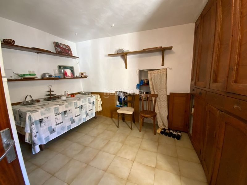 Foto dd474fc8-c9a2-484f-b321-8a2e07542ef6. Casa  con patio y almacén. en Chía