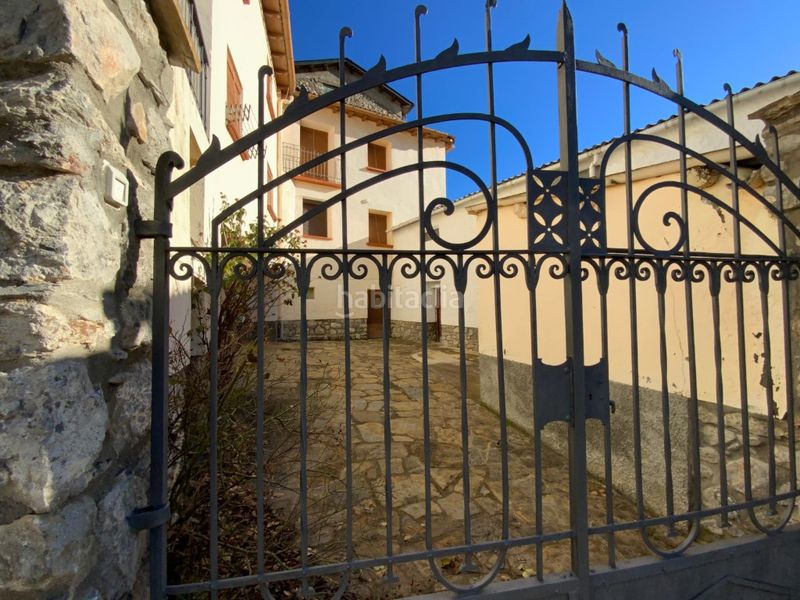 Foto fc43f8ba-c345-4d26-aa9f-06ccef2438d8. Casa  con patio y almacén. en Chía