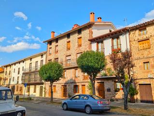 Apartamento en Ezcaray. Piso de 1 habitación con ascensor y txoko privado.