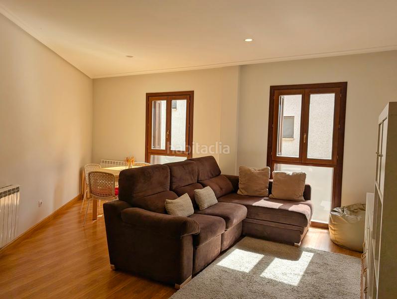 Foto d058a3aa-25dd-409b-bc9d-a890f468c8a7. Piso en calle obispo fray martín de sarmiento 28 piso de 2 habitaciones amueblado. en Ojacastro