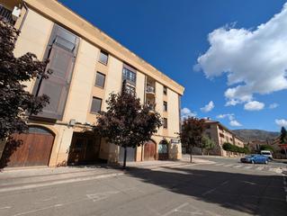 Apartament en Avenida santo domingo de la calzada 17. Piso de 1 habitacin con ascensor