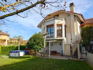 Casa a Urbanización usarena 31. Casa independiente con 700 metros de jardín.