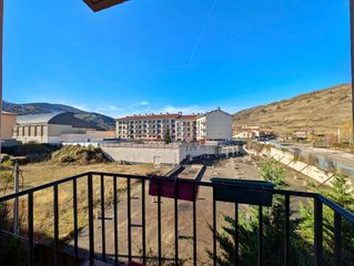 Apartament a Calle pintor andrés de la calleja 6. Piso de una habitación con ascensor