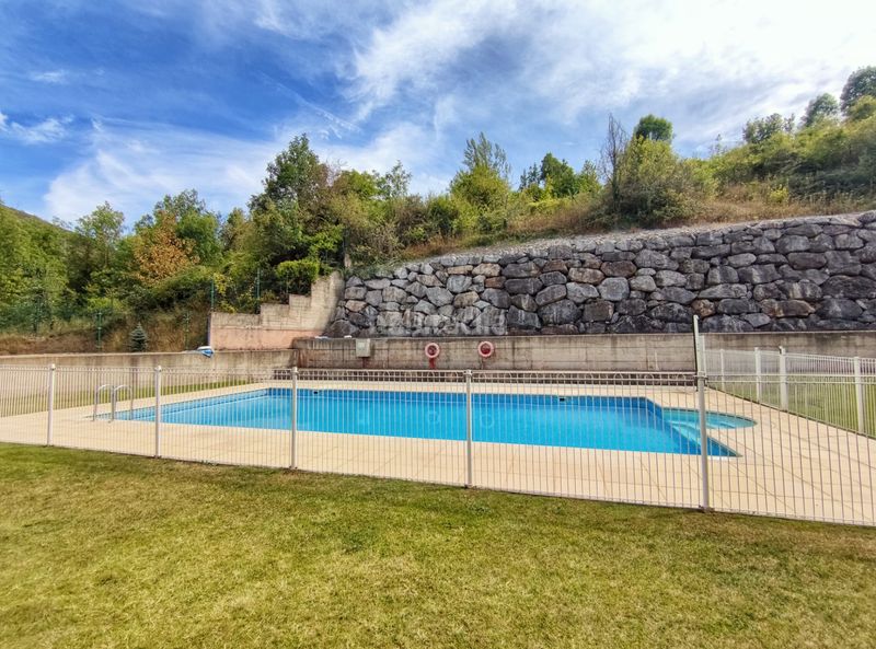 Foto 99c48e3b-ce2e-443e-9166-f21b7401aa70. Apartamento en subida soleta 7 piso de 1 habitación con piscina y ascensor. en Ezcaray