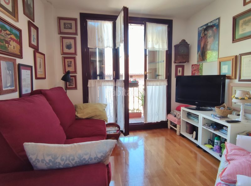 Foto dddc0a18-2c39-4cae-81b8-2c5682176682. Apartamento en subida soleta 7 piso de 1 habitación con piscina y ascensor. en Ezcaray
