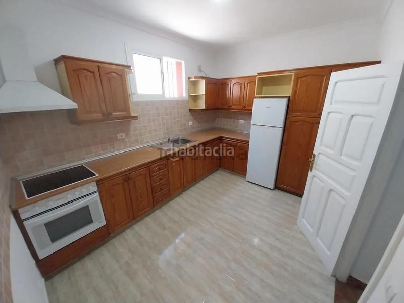 Foto 21888b11-3a23-4101-930a-e3b985c20645. Casa adossada amb aparcament a Ingenio pueblo Ingenio