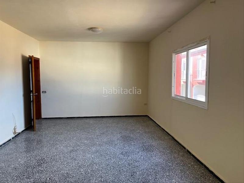 Foto 2c1a4e85-0c79-42c6-b23e-4ec3e5740b86. Casa adossada amb aparcament a Ingenio pueblo Ingenio
