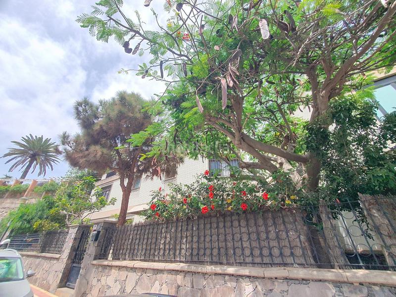 Foto ffffea34-938f-4c92-ad87-61fef2b11dd3. Chalet with parking in Ciudad Jardín Palmas de Gran Canaria (Las)