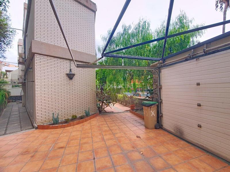 Foto fd2c54cb-83e5-43db-b547-3a866914aed9. Chalet con parcheggio in Ciudad Jardín Palmas de Gran Canaria (Las)